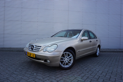 Mercedes-Benz C-Klasse 180 k. elegance airco / cruise / elektr. ramen / trekhaak / lm velgen / nap