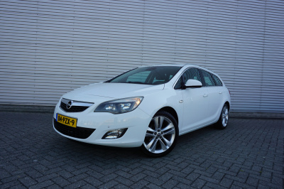 Opel Astra sports tourer 1.4 turbo sport airco / cruise / navi / elektr. ramen / trekhaak / lm velgen / nap