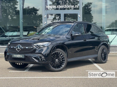 Mercedes-Benz Glc 300e 4matic edition amg line l techniek pakket l luchtvering l panoramadak l meesturende achteras l memory l sfeerverlichting l distronic l night pakket l 360 gr camera l digital light l burmester 3 d l  mbux l alarm klass...
