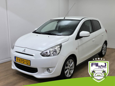 Mitsubishi Space Star occasion 1.2 intense+ met sportvelgen en clima airco | getinte ramen | tweedehands mitsubishi spacestar wit