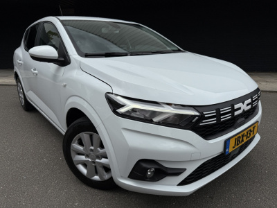 Dacia Sandero 1.0 tce 90 essential // 2024 // 27.000km //