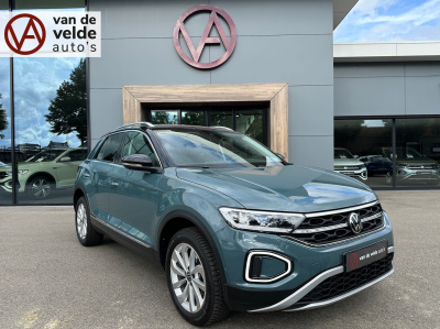 Volkswagen T-roc 1.5 tsi 150pk dsg style | trekhaak | navi | iq light | adapt. cruise | rijklaar incl. garantie