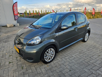 Toyota Aygo 1.0-12v aspir. green / nl auto / nap