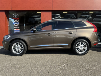 Volvo XC60 2.0 t5 fwd momentum | stoel/stuurverw. | keyless | memory | camera | navi | pano | trekhaak