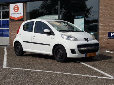 Peugeot 107 1.0 12v 68pk 5d xs airco | radio & cd-speler | lage km-stand | dealer onderhouden!
