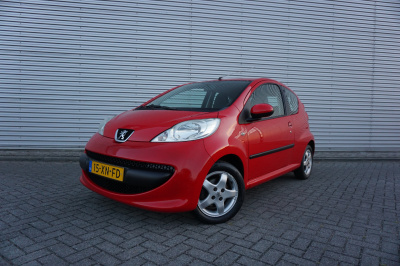 Peugeot 107 1.0-12v xs urban move airco / elektr. ramen / lm velgen / nap - apk t/m 26-04-2026