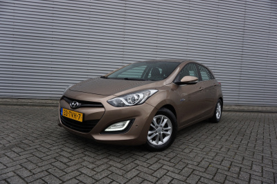 Hyundai I 30 1.6 gdi i-vision airco / navi / cruise / parkeers. / elektr. ramen / camera / nap