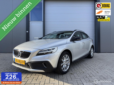 Volvo V40 cross country 2.0 t3 momentum
