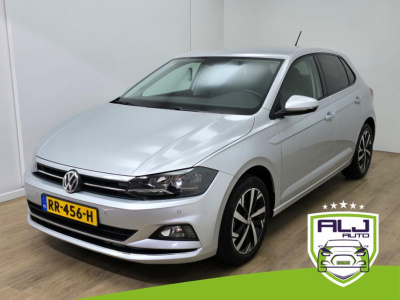 Volkswagen Polo occasion 1.0 tsi highline met carplay radio en trekhaak | tweedehands volkswagen polo in zilvergrijs | luxe uitv.