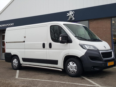 Peugeot Boxer gb 333 l2h1 bluehdi 140pk s&s premium met luchtvering orig | airco | navigatie&bluetooth&touchscreen | parkeerhulp en camerahulp achter | airbags voor