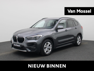 BMW X1 xdrive25e executive | automaat | lmv | parkeer sensoren | camera | climate control | stoel verwarming | navigatie | elec. achterklep | leder | bluetooth | dab