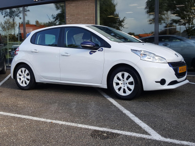 Peugeot 208 1.0 puretech 68pk 5d like trekhaak afneembaar | airco | cruise control | bluetooth bellen & muziekstreaming + usb-poort | 1e eigenaar!