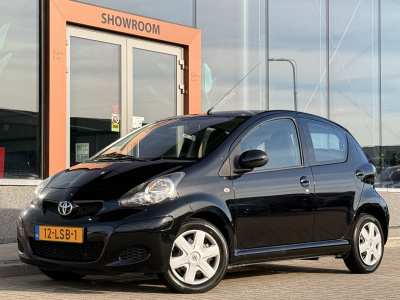 Toyota Aygo 1.0-12v comfort | 5 deurs | automaat | airco | cd - speler | elektrische ramen |