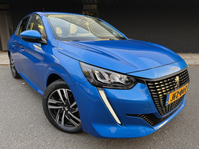 Peugeot 208 1.2t allure // automaat //