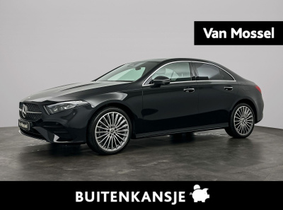 Mercedes-Benz A-Klasse 250 e amg line | automaat | lage km stand! | apple carplay / android auto | panoramadak | navigatie | sfeerverlichting | 360 camera | dodehoekdetectie | adaptieve cruise control | verwarmde stoelen | memory seats | heads-u...