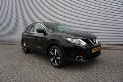 Nissan Qashqai 1.2 n-connecta airco / navi / camera / glazen dak / parkeers. / trekhaak / nap
