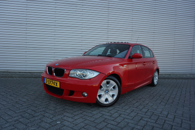 BMW 1 Serie 120i executive automaat - climate / navi / pano / cruise / parkeers. / elektr. ramen /