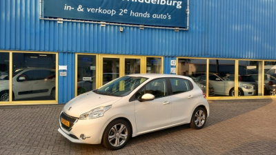 Peugeot 208 1.2 vti envy