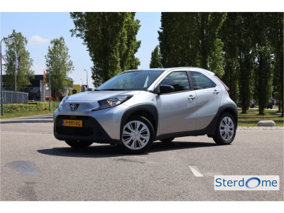 Toyota Aygo x 1.0 vvt-i mt play i achteruitrij camera i acc i airco i apple/android carplay i rij assistentie i nederlandse auto i