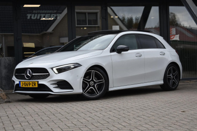 Mercedes-Benz A-Klasse 180 amg night | sfeerverlichting | panoramadak | apple carplay | android auto | keyless | memory seats