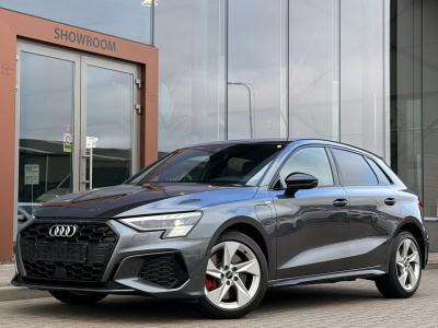 Audi A3 sportback 45 tfsi e s edition competition | matrix | bang & olufsen | head-up | massage | rs stoelen | camera | afn trekhaak |