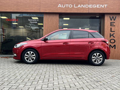 Hyundai I 20 1.2 hp i-motion premium | stuur/stoelverw. | radio | airco