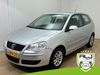 Volkswagen Polo occasion 1.4-16v sportline | grijs | automaat | airco | tweedehands volkswagen polo