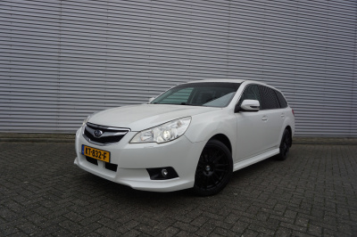 Subaru Legacy touring wagon 2.0i intro automaat - climate / navi / cruise / stoelverw. / parkeers. / trekhaak
