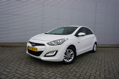Hyundai I 30 1.6 gdi i-motion plus climate / navi / cruise / camera / parkeers. / trekhaak / nap