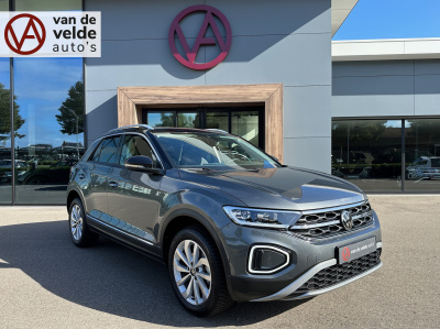 Volkswagen T-roc 1.5 tsi 150pk dsg style | trekhaak | navi | iq light | adapt. cruise | rijklaar incl. garantie