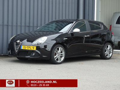 Alfa Romeo Giulietta 1.4 t distinctive 170pk automaat | bluetooth