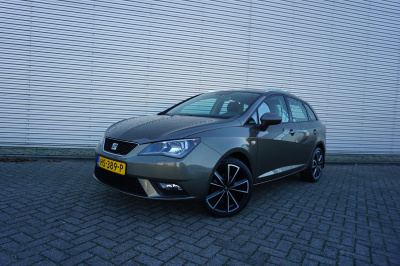 Seat Ibiza st 1.0 ecotsi style connect airco / navi / cruise / parkeersens. / carplay / trekhaak / lm velgen / nap