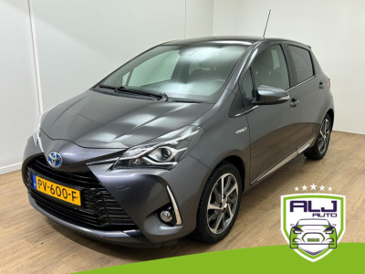 Toyota Yaris occasion 1.5 hybrid premium | airco | grijs | tweedehands toyota yaris | cruisecontrol | panoramadak