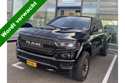 Ram 1500 4 x 4 l crew cab limited 10th anniversary l lpg l panoramadak l head- up l trekhaak l europa navigatie l led l camera l harman kardon l wegklapbare treeplanken l airco l
