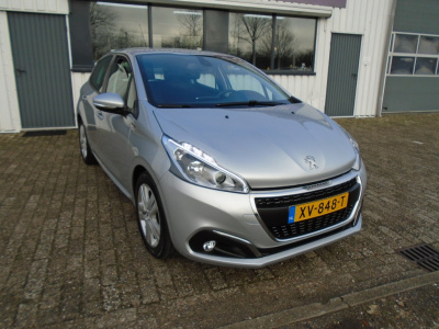 Peugeot 208 1.2 puret. signature