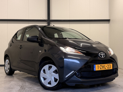 Toyota Aygo 1.0 vvt-i x-play 1e eigenaar - dealer onderhouden | cruise | airco | achteruitrijcamera | start/stop | navigatie | bluetooth