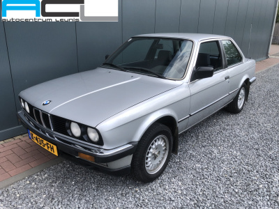 BMW 3-serie 318i 90pk sedan e30