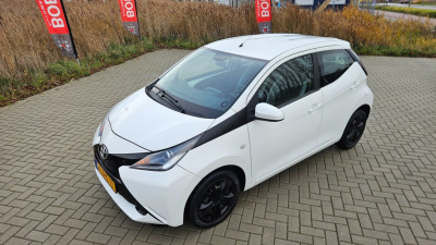 Toyota Aygo zuinige 1.0 vvt-i x-play 5drs nl auto