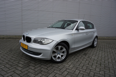 BMW 1 Serie 118i business line airco / lm velgen / mistlampen