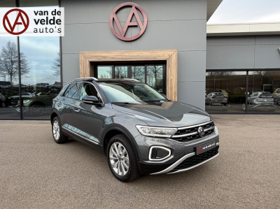 Volkswagen T-roc 1.5 tsi 150pk dsg style | trekhaak | navi | iq light | adapt. cruise | rijklaar incl. garantie