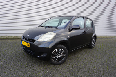 Daihatsu Sirion 2 1.3-16v prestige airco / elektr. ramen / nap