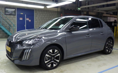 Peugeot 208 allure 1.2 mild-hybride 100pk automaat (e-dcs6) navigatie met applecarplay&androidauto | lmvelgen 17" | pack drive assist | parkeerhulp achter+camera