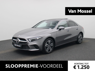 Mercedes-Benz A-Klasse 250 e premium | automaat | panoramadak | navigatie | sfeerverlichting | camera | stoelverwarming  |  leder | virtual cockpit | cruise control | climate control | parkeersensoren | bluetooth | led | lichtmetalen velgen|