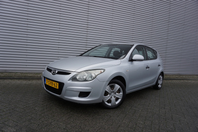 Hyundai I 30 1.4i active cool airco / elektr. ramen / nieuwe apk!