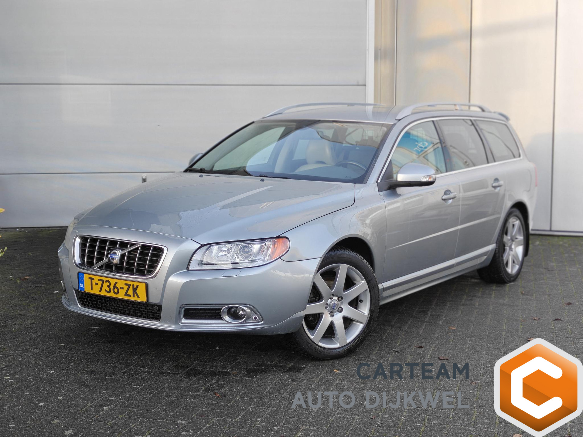 Volvo V70 3.0 t6 awd momentum dynaudio/vol/nette auto!