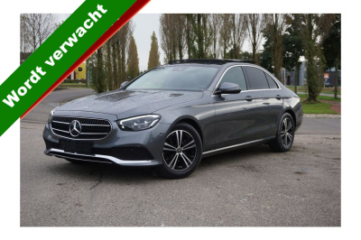 Mercedes-Benz E-Klasse 220 d exclusive line l panoramadak l trekhaak l widescreen l deelbare achterbank l led high performance lstoelverwarming l dode hoek assistent l camera l airconditioning l