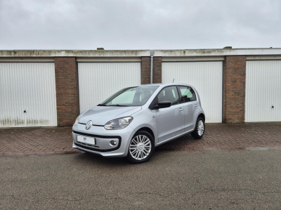 Volkswagen UP! 1.0 cup up! bluemotion / stoelverwarming / cruisecontrol / parkeersensoren