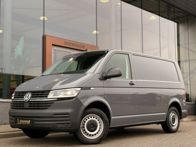 Volkswagen Transporter 2.0 tdi l1h1 28 | ingebouwde gereedschapskasten | cruise | trekhaak | parkeersensoren |