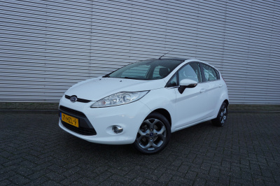 Ford Fiesta 1.25 titanium climate / cruise / elektr. ramen / parkeersens. / lm velgen / nap