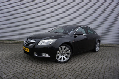Opel Insignia 1.6 t sport climate / navi / cruise / leder / parkeers. / stoelverw. + koeling / lm velgen / nap